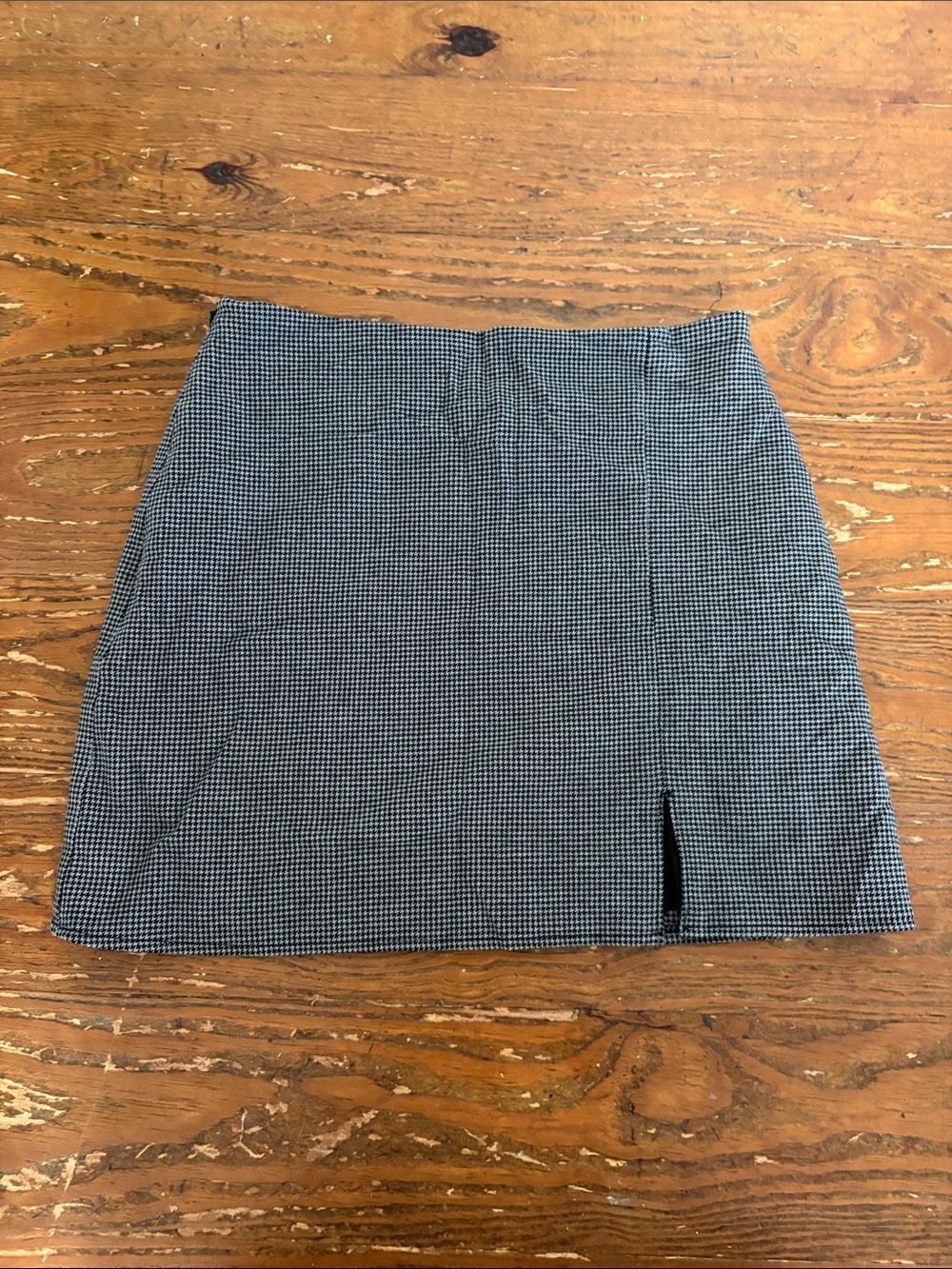 Old Navy Black and White Gingham Mini Skirt with Front Slit